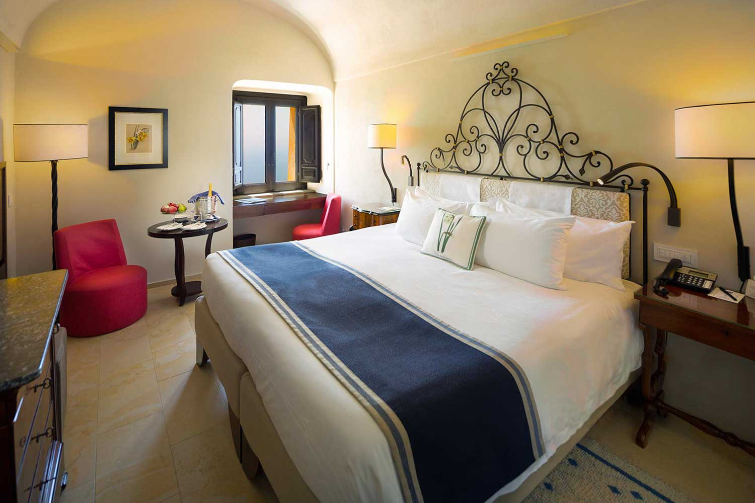 Monastero Santa Rosa, Luxury hotel on the Amalfi Coast (Guest room)